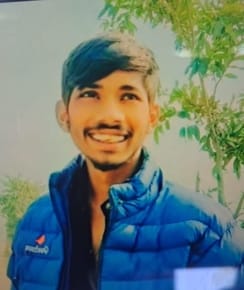 फोटो 37: सोनीपत के बंदेपुर में युवक के आत्महत्या करने के बाद शव का पोस्टमार्टम कराने नागरिक अस् फोटो 37: सोनीपत के बंदेपुर में युवक के आत्महत्या करने के बाद शव का पोस्टमार्टम कराने नागरिक अस्