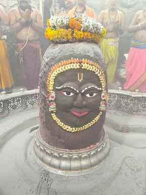 भस्म आरती में आज कुछ ऐसा हुआ बाबा महाकाल का श्रृंगार