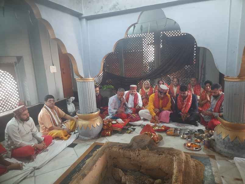 धर्मशाला के पास माता कुनाल पत्थरी मंदिर में नवमी पर उमड़ी श्रद्धालुओं की भीड़। संवाद
