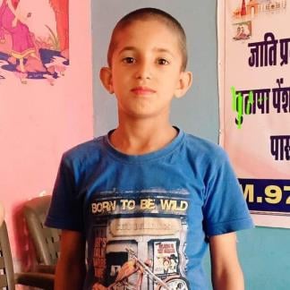 विद्यार्थी सौरभ।