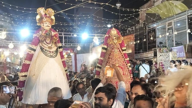 अजमेर में निकली राठौड़ बाबा की शाही सवारी अजमेर में निकली राठौड़ बाबा की शाही सवारी