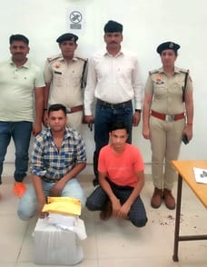 फोटो :19: सोनीपत के राई थाना क्षेत्र में प्रतिबंधित दवाओं के साथ पकड़े गए आरोपी पुलिस टीम के सा फोटो :19: सोनीपत के राई थाना क्षेत्र में प्रतिबंधित दवाओं के साथ पकड़े गए आरोपी पुलिस टीम के सा