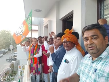 फोटो 20- सोनीपत के सेक्टर-7 स्थित भाजपा के जिला कार्यालय में स्थापना दिवस पर पार्टी का ध्वज फहर फोटो 20- सोनीपत के सेक्टर-7 स्थित भाजपा के जिला कार्यालय में स्थापना दिवस पर पार्टी का ध्वज फहर
