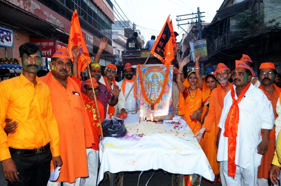 खुदागंज में शोभायात्रा में शामिल देव स्वरूप। स्रोत: कमेटी खुदागंज में शोभायात्रा में शामिल देव स्वरूप। स्रोत: कमेटी