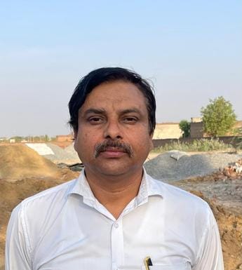 07सीटीके10 सुनिल कुमार, अभिभावक, कैलाश कॉलोनी। 07सीटीके10 सुनिल कुमार, अभिभावक, कैलाश कॉलोनी।