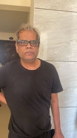 आरोपी डॉक्टर को लेकर आती पुलिस