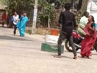 हथियार लहराते युवक का वीडियो वायरल