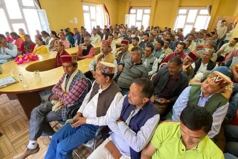कार्यकर्ता सम्मेलन में संबोधित करते हुए विधायक सुरेंद्र शौरी।---सोर्स..... संगठन। कार्यकर्ता सम्मेलन में संबोधित करते हुए विधायक सुरेंद्र शौरी।---सोर्स..... संगठन।