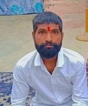 फोटो 12: सोनीपत के गांव बारोटा में युवक की मौत के बाद नागरिक अस्पताल में विलाप करते परिजन। संवा
