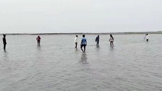 कछला गंगा घाट। संवाद