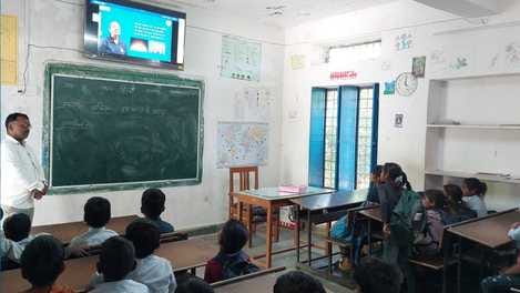 चित्तौड़गढ़ जिले के बड़ीसादड़ी उपखंड क्षेत्र में स्थित देवदा राजकीय उच्च माध्यमिक स्कूल में एक 