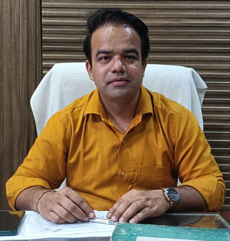 21 कलायत मंडी में लगे गेहूं के ढ़ेर 21 कलायत मंडी में लगे गेहूं के ढ़ेर