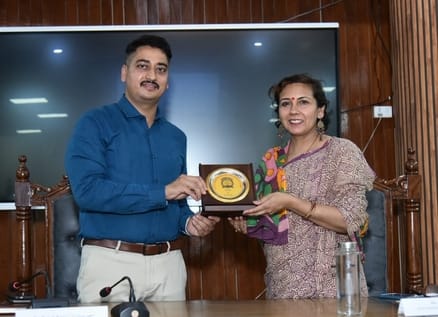 फोटो 01: सोनीपत के राई स्थित राष्ट्रीय विधि विश्वविद्यालय में आयोजित कार्यशाला के दौरान मुख्यात फोटो 01: सोनीपत के राई स्थित राष्ट्रीय विधि विश्वविद्यालय में आयोजित कार्यशाला के दौरान मुख्यात