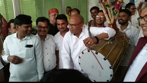 स्वागत व ढ़ोल बजाने का वीडियो