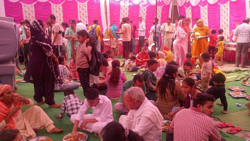 फोटो 12- सोनीपत शहर में श्री हनुमान जन्मोत्सव पर निकाली गई शोभायात्रा में राम-लक्ष्मण व हनुमान फोटो 12- सोनीपत शहर में श्री हनुमान जन्मोत्सव पर निकाली गई शोभायात्रा में राम-लक्ष्मण व हनुमान