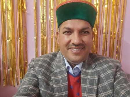 कॉमरेड नेता एवं हिमाचल किसान सभा के निरमंड खंड इकाई के अध्यक्ष देवकी नंद कॉमरेड नेता एवं हिमाचल किसान सभा के निरमंड खंड इकाई के अध्यक्ष देवकी नंद