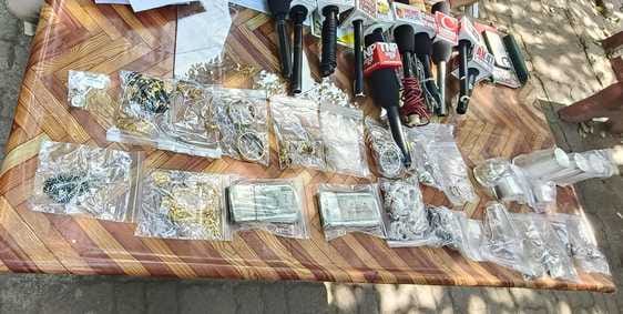 पुलिस ने पकड़ी 25 लाख की बड़ी चोरी