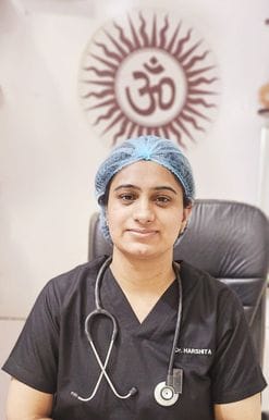 13जेएनडी18-मिट्टी के मटके बनाता कारीगर। संवाद 13जेएनडी18-मिट्टी के मटके बनाता कारीगर। संवाद