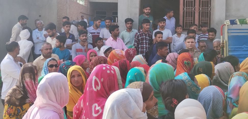 नहटौर के गांव बसावन आत्महत्या करने वाले छात्र हर्ष का फाइल फोटो नहटौर के गांव बसावन आत्महत्या करने वाले छात्र हर्ष का फाइल फोटो