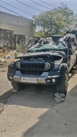 विवाद में वाहनों में तोड़फोड़ विवाद में वाहनों में तोड़फोड़