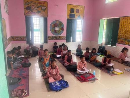 प्राथमिक विद्यालय तेज नगर महताब नगर का जर्जर भवन। संवाद