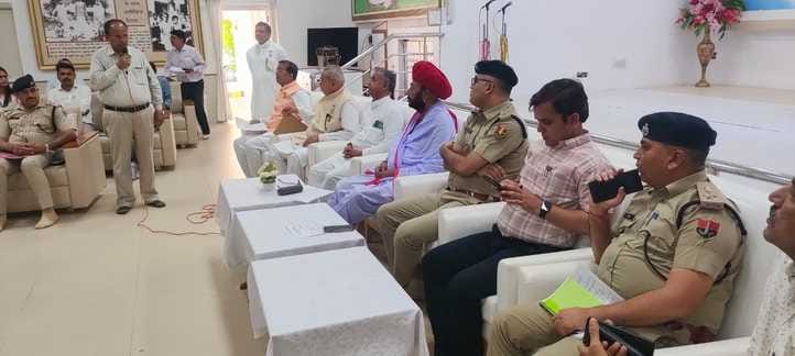सिरोही। पंचायतीराज मंत्री ओटाराम देवासी ने ग्रह मंत्री के दौरे को लेकर की गई तैयारियों का जायजा सिरोही। पंचायतीराज मंत्री ओटाराम देवासी ने ग्रह मंत्री के दौरे को लेकर की गई तैयारियों का जायजा