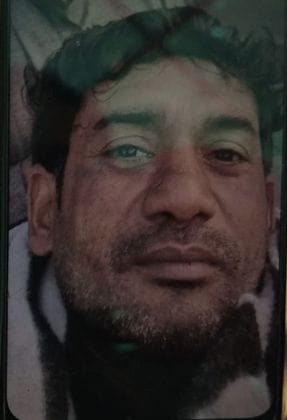 सोनीपत के गोहाना में गांव कोहला के पास लूटे गए ट्रैक्टर की टक्कर से क्षतिग्रस्त शराब ठेके का श सोनीपत के गोहाना में गांव कोहला के पास लूटे गए ट्रैक्टर की टक्कर से क्षतिग्रस्त शराब ठेके का श