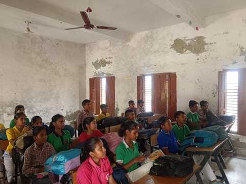 18सीटीके20...राजकीय कन्या वरिष्ठ माध्यमिक विद्यालय, मायना में बिजली ना होने की वजह से बंद हुए प 18सीटीके20...राजकीय कन्या वरिष्ठ माध्यमिक विद्यालय, मायना में बिजली ना होने की वजह से बंद हुए प