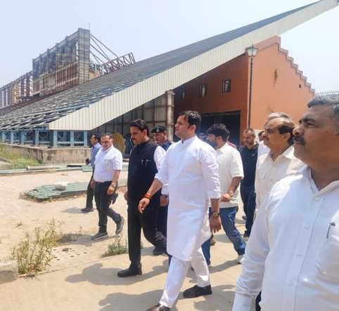 अंबाला के वारहीरोज मेमोरियल स्टेडियम में जिम्नास्टिक कोच योगेश्वर को बेहतरीन प्रदर्शन करने पर