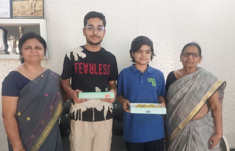 फोटो 35: सोनीपत के शिवा शिक्षा सदन में जेईई मेन्स में बेहतर परिणाम देने वाले परीक्षित व यक्षिता फोटो 35: सोनीपत के शिवा शिक्षा सदन में जेईई मेन्स में बेहतर परिणाम देने वाले परीक्षित व यक्षिता