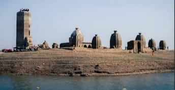 पौंग झील के मध्य स्थित रेंसर गढ़ी टापू। स्त्रोत: विभाग पौंग झील के मध्य स्थित रेंसर गढ़ी टापू। स्त्रोत: विभाग