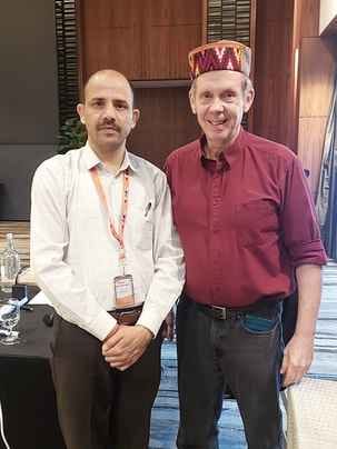 सिंगापुर में आयोजित इस कार्यक्रम में मौजूद चंबा के भूगोल प्रवक्ता धीरज सिंह। स्वयं सिंगापुर में आयोजित इस कार्यक्रम में मौजूद चंबा के भूगोल प्रवक्ता धीरज सिंह। स्वयं
