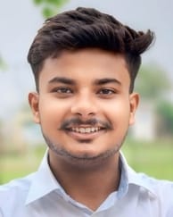बहादुरगंज पचराहा पर पुलिया के बीच खुला मैनहोल। संवाद बहादुरगंज पचराहा पर पुलिया के बीच खुला मैनहोल। संवाद