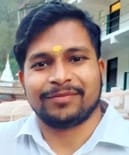 बहादुरगंज पचराहा पर पुलिया के बीच खुला मैनहोल। संवाद बहादुरगंज पचराहा पर पुलिया के बीच खुला मैनहोल। संवाद