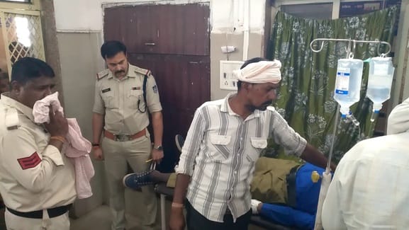 पीड़ित का जिला अस्पताल में चल रहा इलाज पीड़ित का जिला अस्पताल में चल रहा इलाज