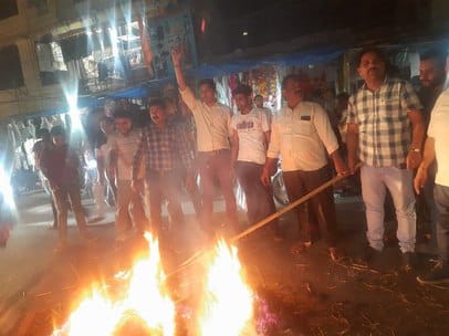 आंवला। ज्ञापन सौंपते हिंदू जागरण मंच कार्यकर्ता-संवाद