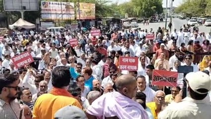 पहलगाम में हुवे आतंकी हमले के विरोध में सर्व हिन्दू समाज ने किया प्रदर्शन।