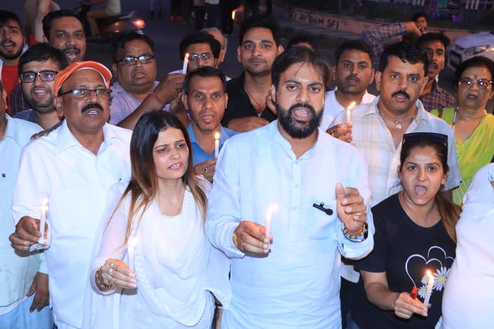 24सीटीके35... रोहतक में वीरवार की शाम को पहलगाम में हुए आतंकी हमले के विरोध में अंबेडकर चौक पर 24सीटीके35... रोहतक में वीरवार की शाम को पहलगाम में हुए आतंकी हमले के विरोध में अंबेडकर चौक पर
