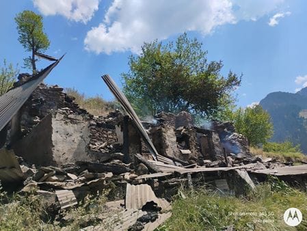 नरैण पंचायत के करशोली गांव में चार कमरों का मकान जला। स्त्रोत जागरूक नागरिक नरैण पंचायत के करशोली गांव में चार कमरों का मकान जला। स्त्रोत जागरूक नागरिक