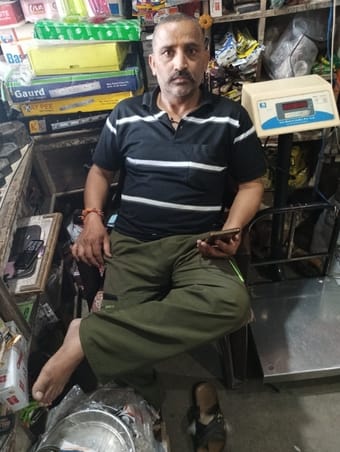 देहरा में आतंकवाद का पुतला फूंकते समय नारेबाजी करते हुए लोग और पूर्व विधायक होशियार सिंह। स्रो देहरा में आतंकवाद का पुतला फूंकते समय नारेबाजी करते हुए लोग और पूर्व विधायक होशियार सिंह। स्रो