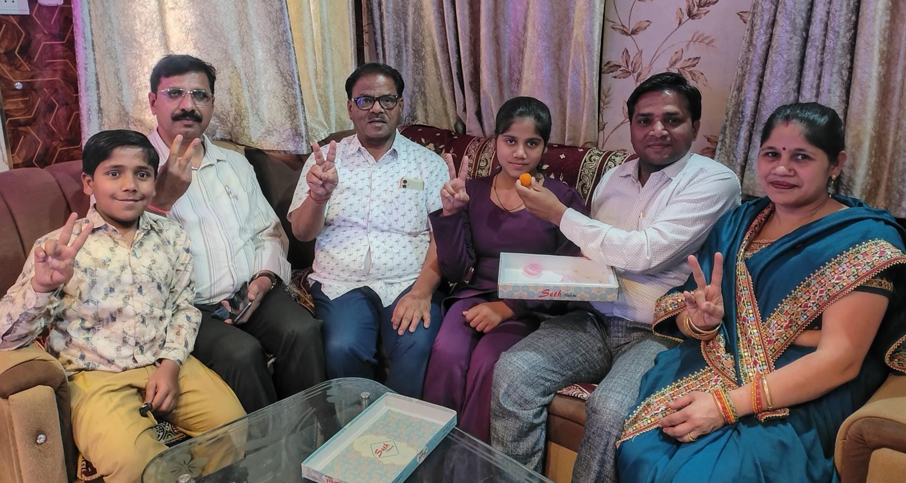 इंटर के टॉपर अभिनव और हाईस्कूल की आराध्या। इंटर के टॉपर अभिनव और हाईस्कूल की आराध्या।