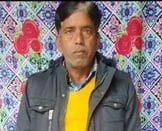 मृतक खंदारी सिंह के घर पर विलाप करती महिलाएं। संवाद