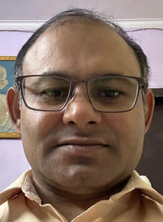 नीरज पाठक, रजिस्ट्रार नीरज पाठक, रजिस्ट्रार