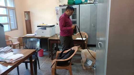 सरकारी कार्यालयों को बम से उड़ाने की धमकियों के बीच डीसी ऑफिस धर्मशाला में अभ्यास के दौरान जांच