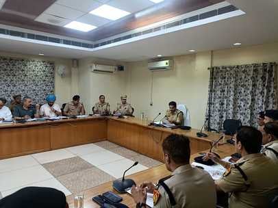 अंबाला छावनी के सेक्टर 34 के निवासी पहलगाम में हुए शहीदों को श्रद्धांजलि अर्पित करते हुए। प्रवक