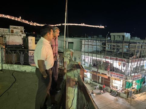 चितौड़गढ़ पुलिस कंट्रोल रूम का निरीक्षण करने पहुंचे जिला कलक्टर आलोक रंजन।