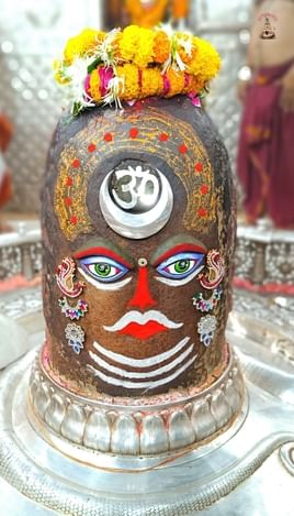 भस्म आरती के पहले हुआ पंचामृत स्नान। 