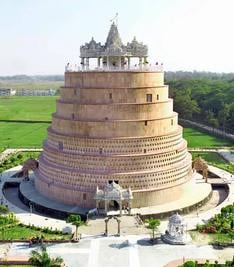 अक्षय तृतीया के अवसर पर भव्य रूप से सजाया गया श्री श्वेतांबर मंदिर स्रोत संवाद अक्षय तृतीया के अवसर पर भव्य रूप से सजाया गया श्री श्वेतांबर मंदिर स्रोत संवाद