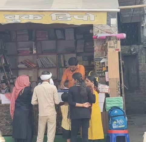 संजीव कुमार शर्मा, अभिभावक  वजीरगंज।