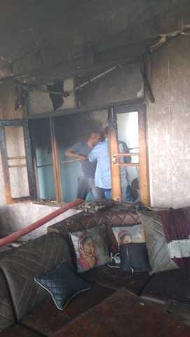 टिहरा के बांदल ब्राह्मण में मकान में भड़की आग। स्त्रोत- जागरूक पाठक टिहरा के बांदल ब्राह्मण में मकान में भड़की आग। स्त्रोत- जागरूक पाठक
